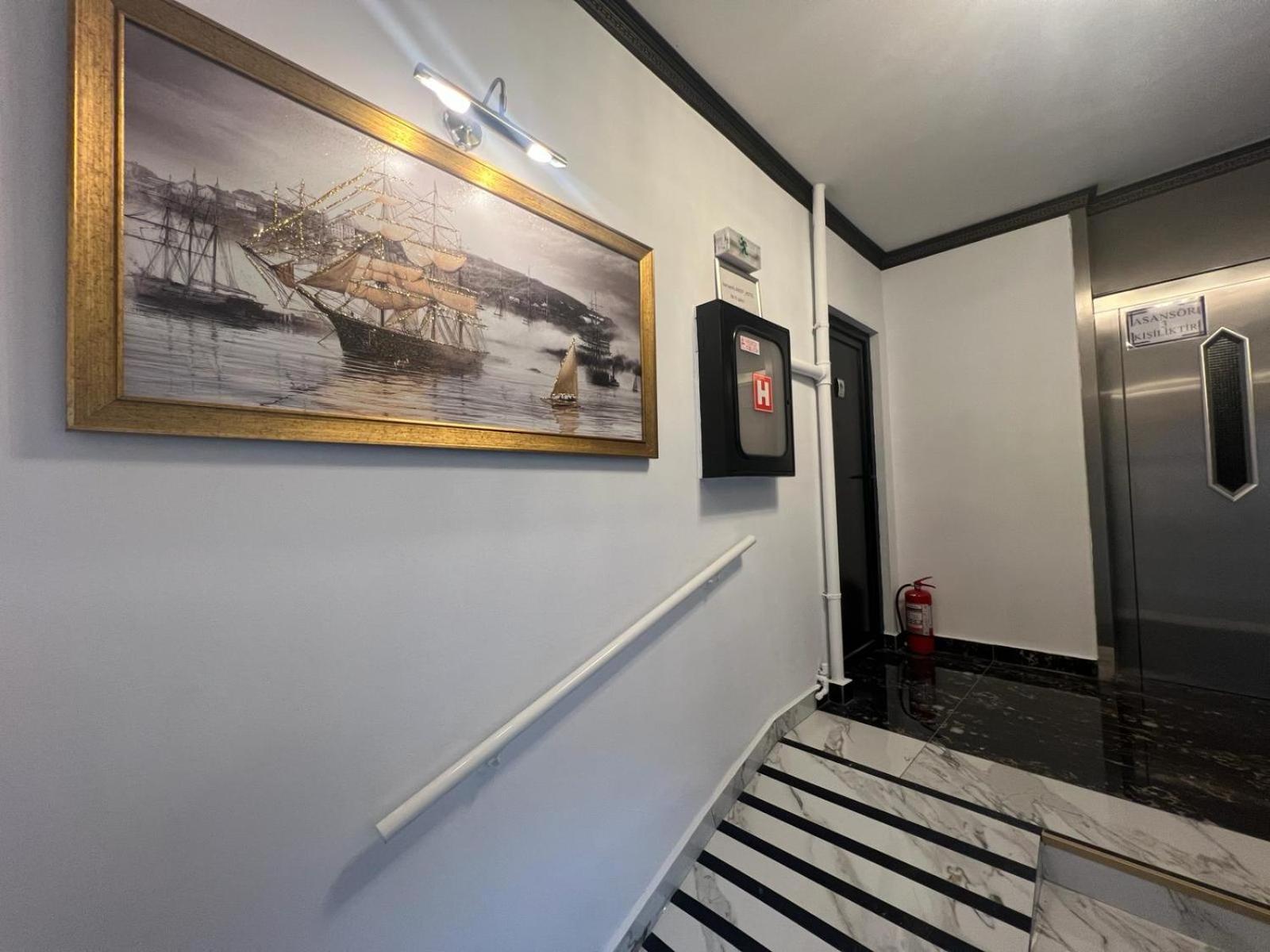 Hotel Reina Boekarest Buitenkant foto