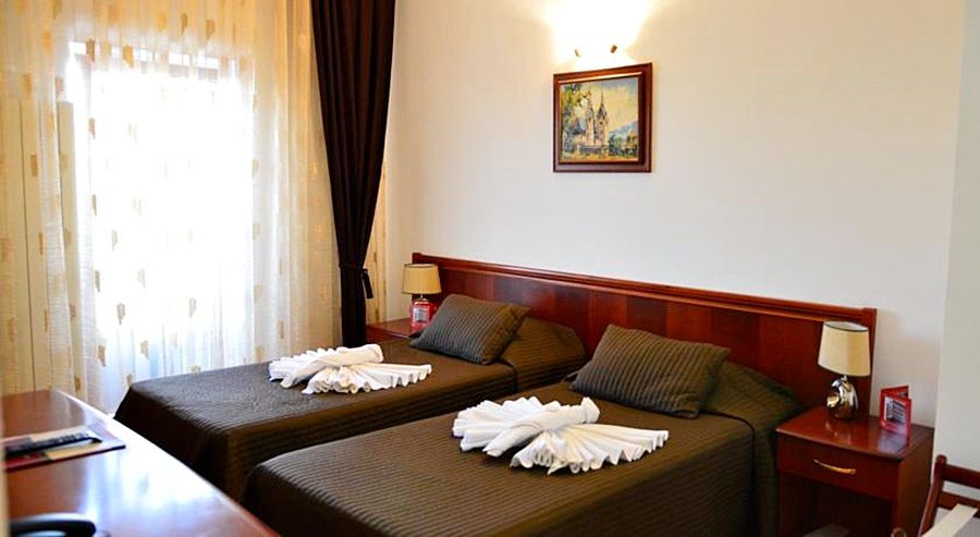 Hotel Reina Boekarest Buitenkant foto