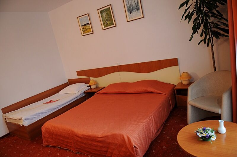 Hotel Reina Boekarest Buitenkant foto